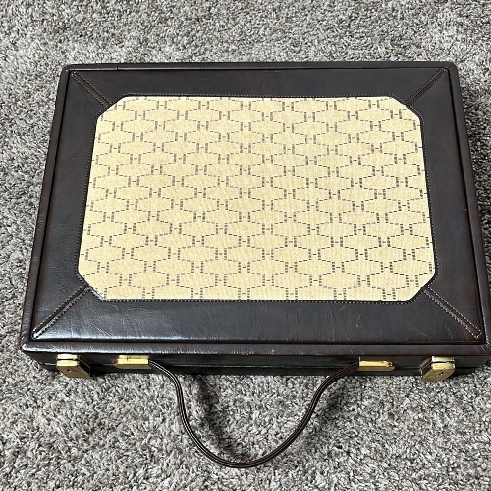 RARE VINTAGE BRIEFCASE with original keys - Picture 2 of 16